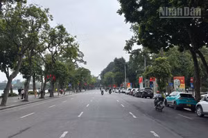 [Ảnh] Những bãi đỗ xe, điểm trung chuyển phục vụ vùng phát thải thấp ở Hà Nội