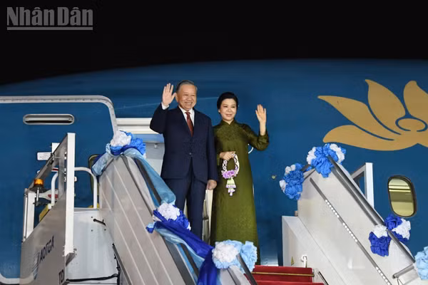 Tổng Bí thư, Chủ tịch nước Tô Lâm và Phu nhân kết thúc tốt đẹp chuyến thăm chính thức Thái Lan. (Ảnh: XUÂN SƠN)