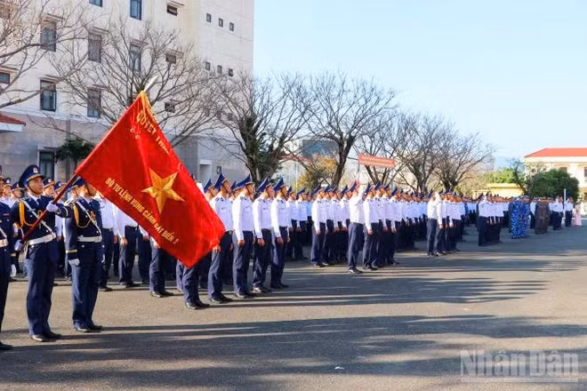 Bộ Tư lệnh Vùng Cảnh sát biển 2 đã tổ chức Lễ ra quân huấn luyện năm 2026 và phát động phong trào thi đua “Huấn luyện giỏi, kỷ luật nghiêm, đổi mới sáng tạo”.
