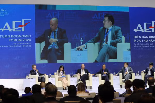 Các nhà quản lý và chuyên gia tài chính quốc tế tại tọa đàm “Trung tâm Tài chính quốc tế: Làm thế nào thu hút dòng vốn toàn cầu” trong khuôn khổ Diễn đàn Kinh tế Mùa thu 2026 (AEF 2026). (Ảnh: CTV)