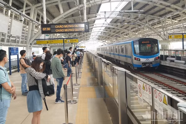 Thành phố Hồ Chí Minh cần nguồn vốn rất lớn để đầu tư kết cấu hạ tầng thiết yếu như metro, đường cao tốc và trung tâm dữ liệu... trong thời gian tới. (Ảnh: THẾ ANH) 