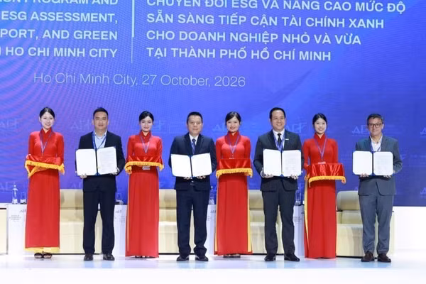 Nam A Bank ký kết Biên bản ghi nhớ hợp tác với C4IR, ICED và SCFC về chương trình chuyển đổi ESG và nâng cao mức độ sẵn sàng tiếp cận tài chính xanh cho doanh nghiệp nhỏ và vừa tại Thành phố Hồ Chí Minh. (Ảnh: NAB)