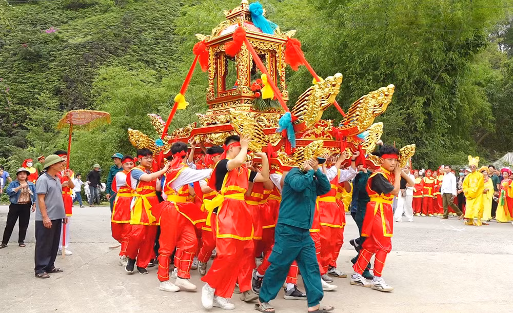 le-hoi-den-lang.jpg