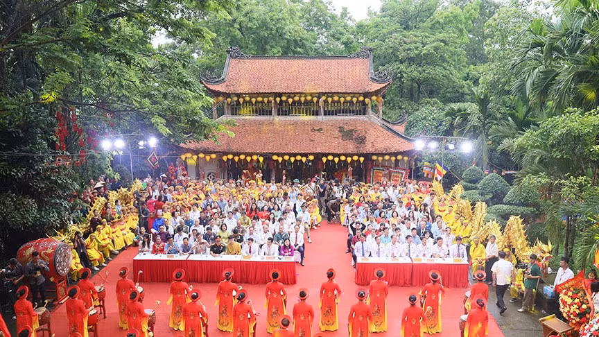 Quang cảnh khai mạc Lễ hội chùa Long Đọi Sơn năm 2026.