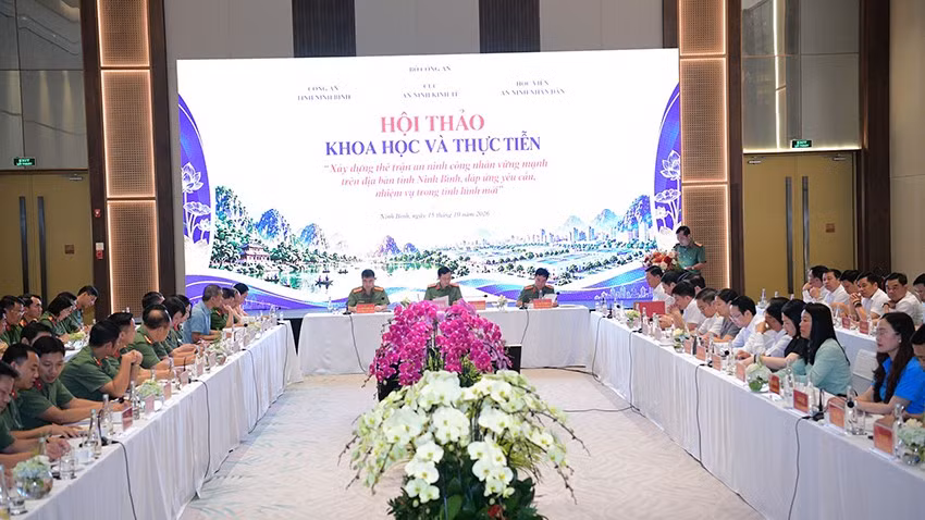 Các đại biểu dự hội thảo. (Ảnh: ÁNH TUYẾT)