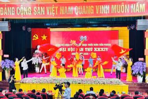 Các tiết mục văn nghệ chào mừng đại hội.