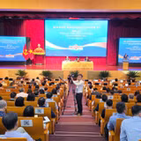 Việc lần đầu tiên tổ chức một phiên họp về công tác Đảng, công tác chính trị trong khuôn khổ Hội nghị Ngoại giao cho thấy sự ưu tiên đặc biệt đối với việc xây dựng nền tảng nội bộ trong giai đoạn phát triển mới. (Ảnh: MINH DUY)