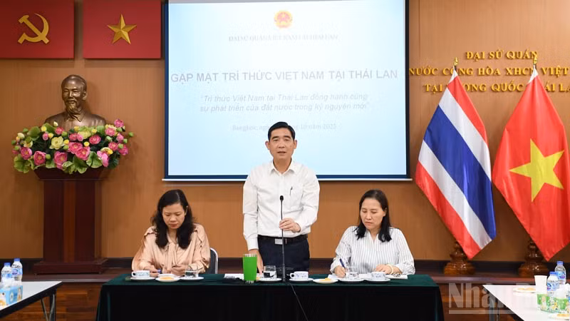 Đại sứ Việt Nam tại Thái Lan Phạm Việt Hùng nêu bật vai trò quan trọng của đội ngũ trí thức kiều bào. (Ảnh: XUÂN SƠN)