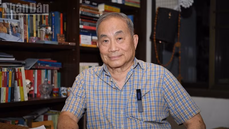 Thượng nghị sĩ Thái Lan Lae Dilokvidhyarat. (Ảnh: XUÂN SƠN)