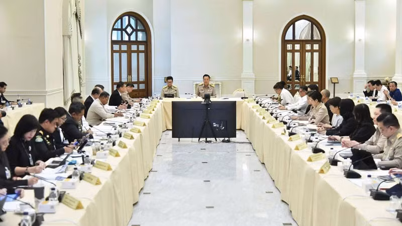 Thủ tướng Thái Lan Anutin Charnvirakul chủ trì cuộc họp chuẩn bị cho việc đăng cai Hội nghị thường niên của IMF và WBG năm 2026. (Ảnh: VĂN PHÒNG THỦ TƯỚNG THÁI LAN)
