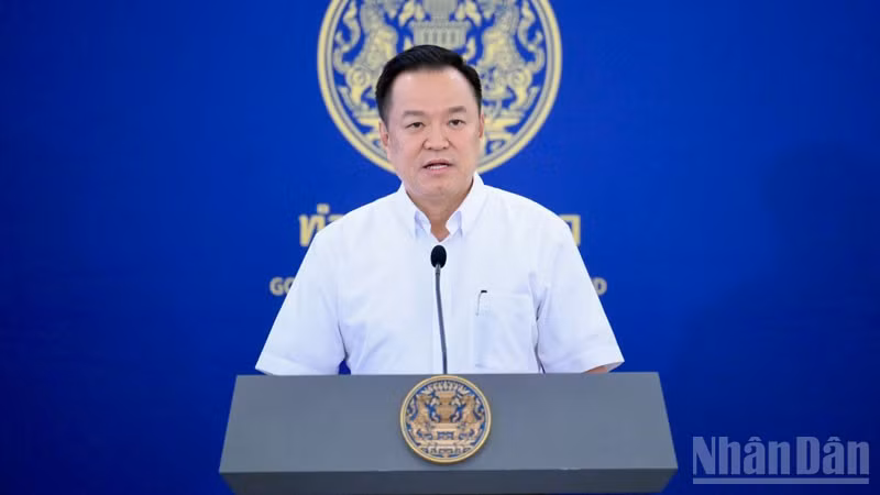 Thủ tướng Thái Lan Anutin Charnvirakul thông tin về các chính sách bảo đảm an ninh năng lượng. (Ảnh: VĂN PHÒNG THỦ TƯỚNG THÁI LAN)