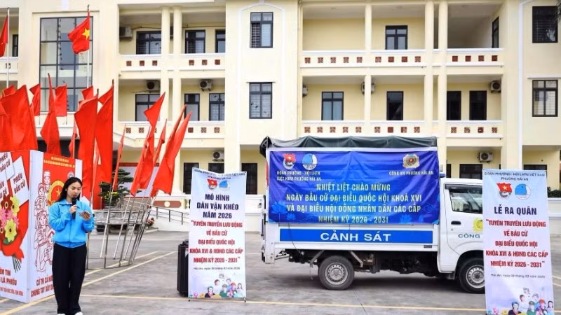 doan-phuong-hai-an-mo-hinh-dvk-tt-bau-cu-luu-dong-6572.jpg