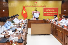 Chủ tịch Ủy ban nhân dân tỉnh Đắk Lắk Đỗ Hữu Huy chủ trì hội nghị. (Ảnh: Nguyễn Công Lý)