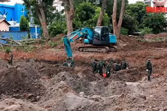 [Video] Xuyên lễ 2/9 tìm kiếm, quy tập hài cốt liệt sĩ ở Công viên Lê Thị Riêng