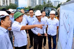 Bí thư Thành ủy Hà Nội Trần Đức Thắng kiểm tra tiến độ dự án hồ đầu mối Mễ Trì (hồ Đồng Bông 2).