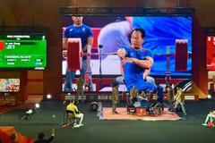 Lê Văn Công một lần nữa chứng minh bản lĩnh của lực sĩ hàng đầu thể thao người khuyết tật Việt Nam. (Ảnh: HOÀI THU)