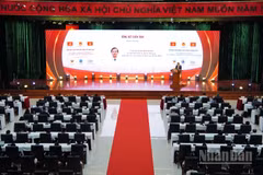 Toàn cảnh bế mạc Diễn đàn Phát triển bền vững Việt Nam 2026. (Ảnh: ANH ĐÀO)