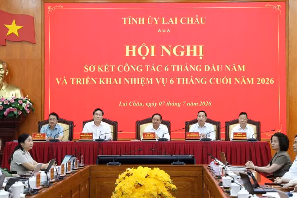 Lãnh đạo tỉnh Lai Châu tại hội nghị sơ kết 6 tháng đầu năm 2026.