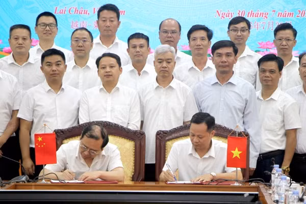 Đại diện hai bên ký kết biên bản hội đàm lần thứ 2 đối với các nội dung đã đề ra.