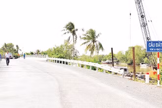 Cầu Đất Sét hoàn thành và đưa vào sử dụng.