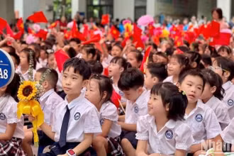 Học sinh lớp 1 Trường tiểu học Chu Văn An (Tây Hồ, Hà Nội) trong lễ khai giảng ngày 5/9/2025. (Ảnh: DUY LONG)