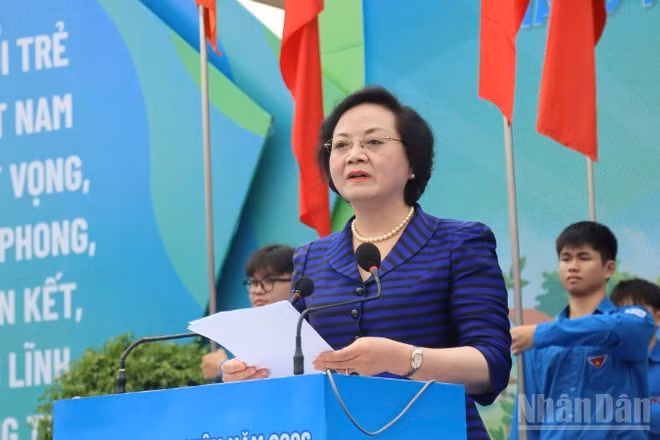 Đồng chí Phạm Thị Thanh Trà, Bí thư Trung ương Đảng, Phó Thủ tướng Chính phủ phát biểu chỉ đạo tại lễ ra quân Tháng Thanh niên năm 2026.