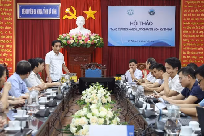 Đại diện lãnh đạo Sở Y tế Hà Tĩnh phát biểu tại hội thảo.