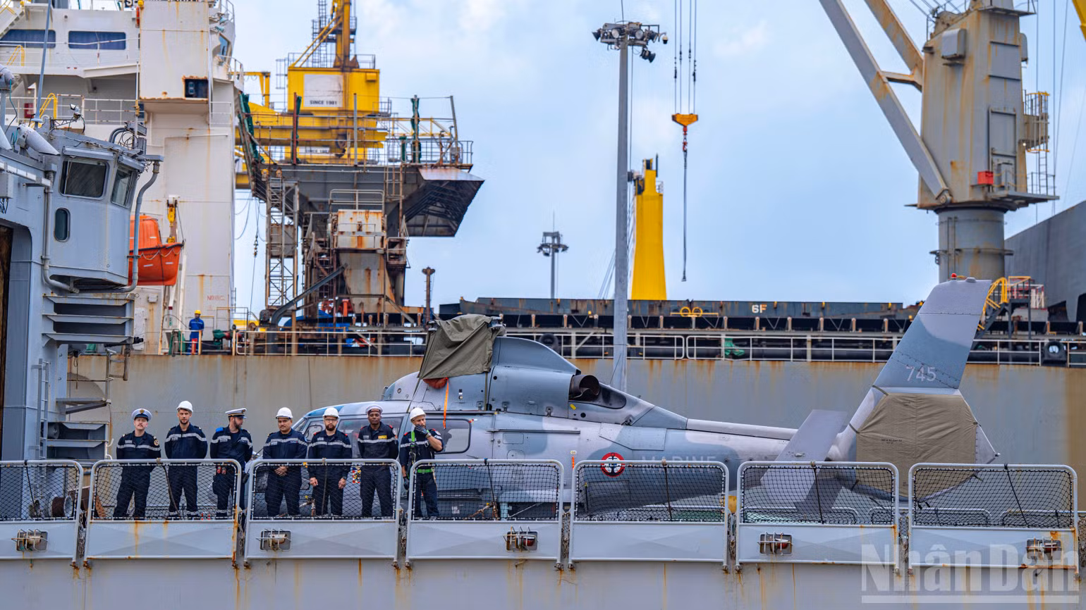 ndo_br_tau-phap-3.jpg