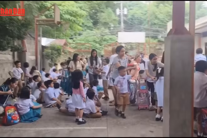 [Video] Dỡ bỏ cảnh báo sóng thần sau động đất 7,4 độ richter tại Philippines 