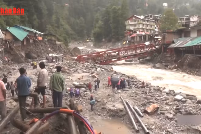 [Video] Ấn Độ và Pakistan bị ảnh hưởng nặng nề bởi mưa lũ