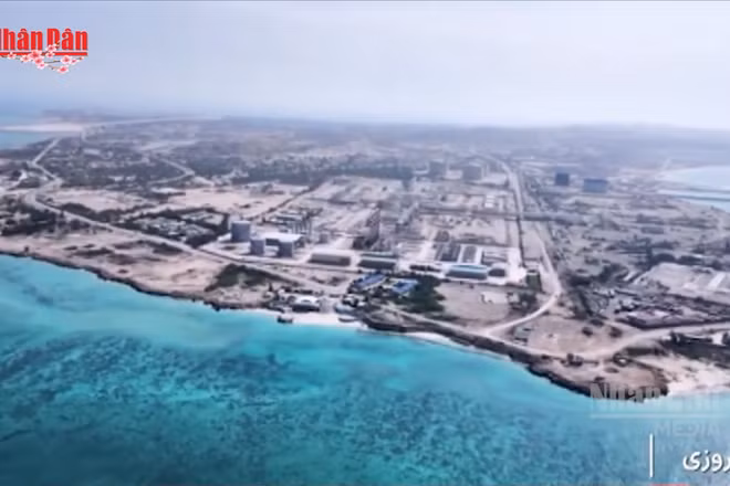 [Video] Iran tập trận tại eo biển Hormuz giữa căng thẳng với Mỹ