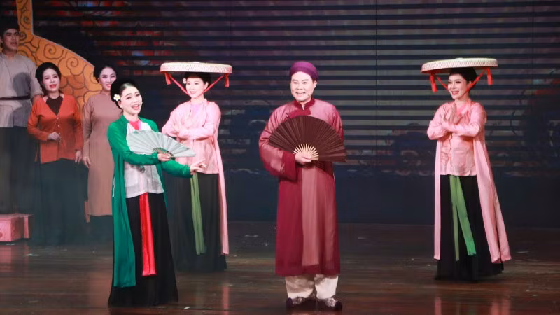 Với sự tham gia của dàn nghệ sĩ nổi tiếng, Nét duyên Hà thành bước đầu chinh phục khán giả.