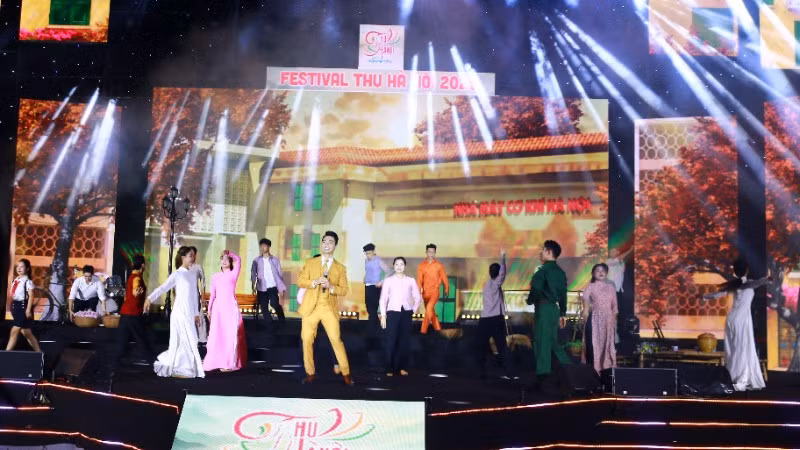 Những tiết mục âm nhạc đậm chất Hà Nội đã khai mạc Festival Thu Hà Nội.