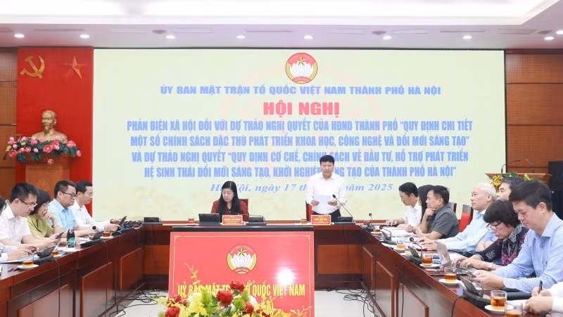 Hội nghị phản biện xã hội do Ủy ban Mặt trận Tổ quốc Việt Nam thành phố Hà Nội tổ chức.