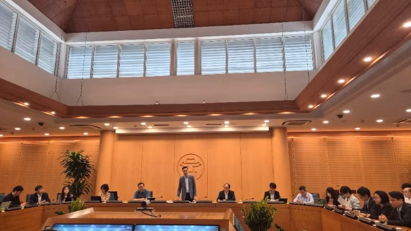 Hội nghị lấy ý kiến tại điểm cầu trụ sở Ủy ban nhân dân thành phố Hà Nội.