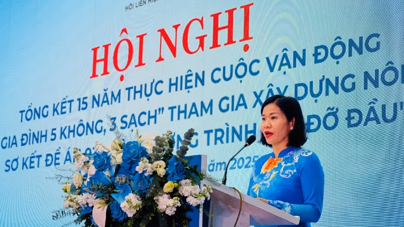 Đồng chí Nguyễn Thị Tuyến, Ủy viên Trung ương Đảng, Phó Chủ tịch Ủy ban Trung ương Mặt trận Tổ quốc Việt Nam, Chủ tịch Hội Liên hiệp Phụ nữ Việt Nam phát biểu khai mạc hội nghị.