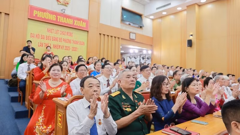 168 đại biểu chính thức đại diện cho 7.657 đảng viên của phường Thanh Xuân tham dự Đại hội.