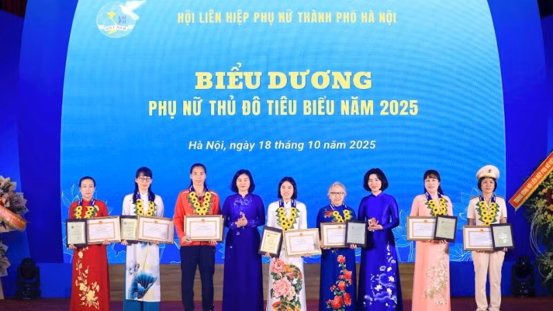 bieu-duong-phunuwx-tieu-bieu1-1-5776.jpg