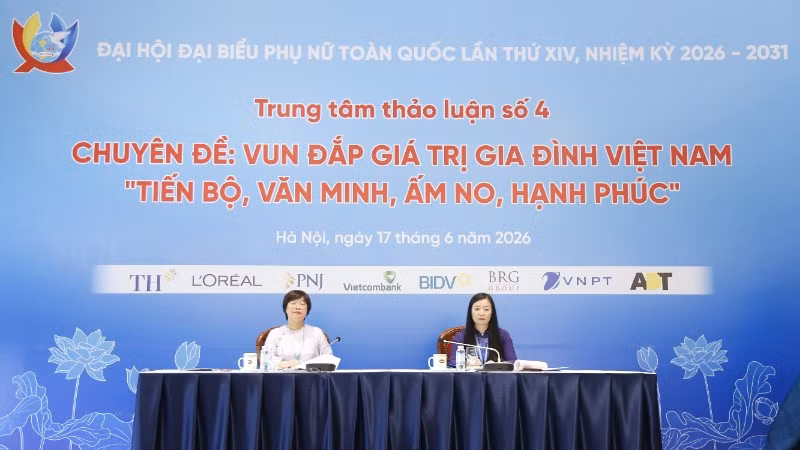 Trung tâm thảo luận số 4 đã diễn ra phiên thảo luận với chuyên đề "Vun đắp giá trị gia đình Việt Nam tiến bộ, văn minh, ấm no, hạnh phúc".