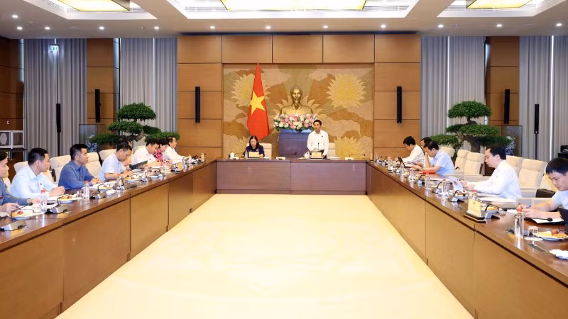 Toàn cảnh cuộc làm việc. 