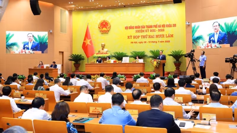 Quang cảnh phiên chất vấn trong khuôn khổ Kỳ họp thứ 25 của Hội đồng đồng nhân dân thành phố Hà Nội.