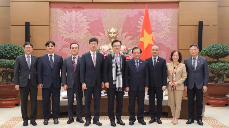 cac-dai-bieu-chup-anh-luu-niem-1385-6190.jpg