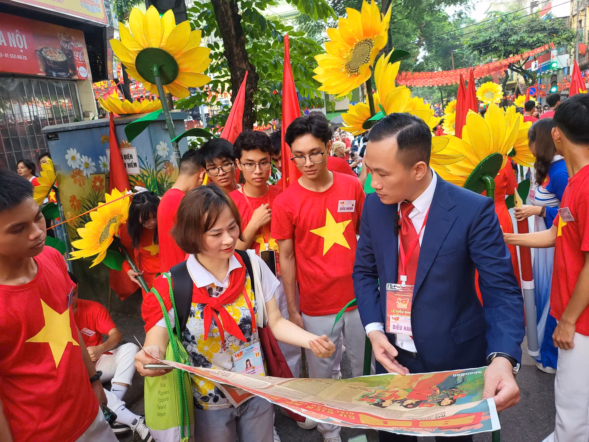 sinh-vien-truong-dai-hoc-cong-nghiep-tham-gia-dieu-hanh-1.jpg