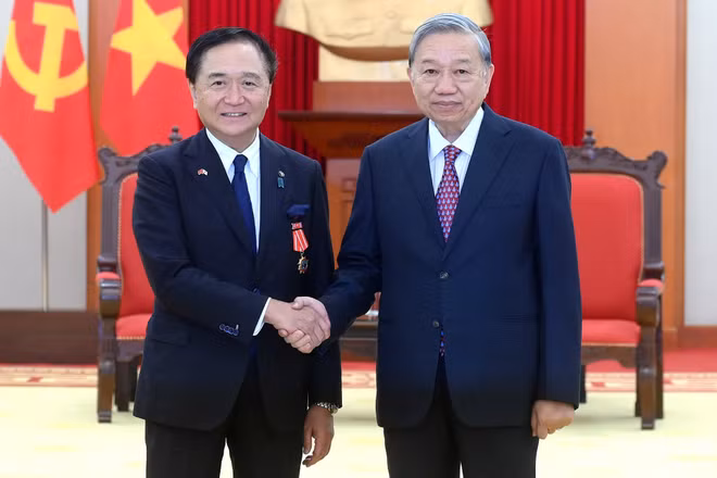 Tổng Bí thư Tô Lâm và Thống đốc tỉnh Kanagawa (Nhật Bản) Kuroiwa Yuji. (Ảnh: Đăng Khoa)