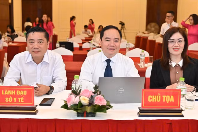 Các đại biểu tham dự hội thảo khoa học.