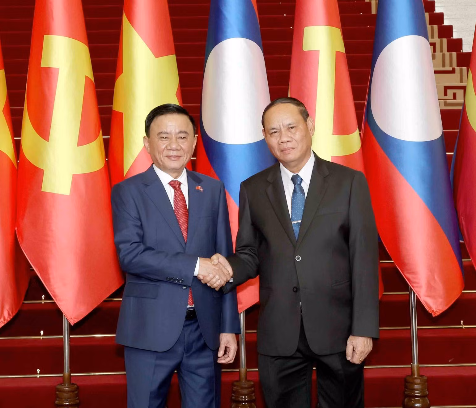 vna-potal-thuong-truc-ban-bi-thu-tran-cam-tu-hoi-dam-voi-thuong-truc-ban-bi-thu-tu-dang-ndcm-lao-8690002.jpg
