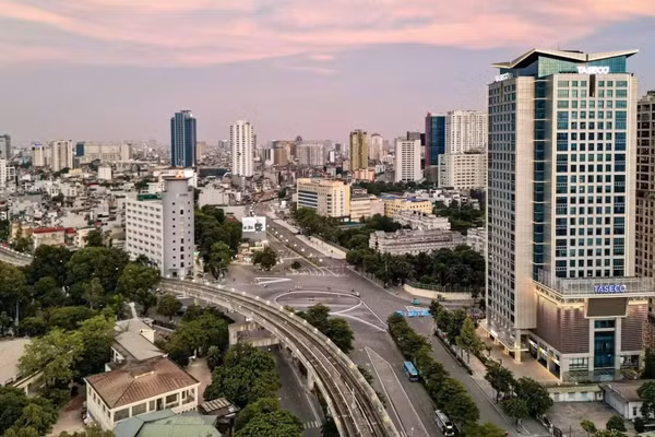 Hà Nội điều chỉnh phương án tổ chức giao thông trên tuyến đường Vành đai 1, đoạn Hoàng Cầu-Voi Phục từ 9/10. (Ảnh: TTXVN)