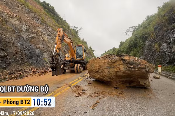 Sở Xây dựng tỉnh Nghệ An nỗ lực khắc phục hậu quả của cơn bão số 6. (Ảnh: Sở Xây dựng Nghệ An)