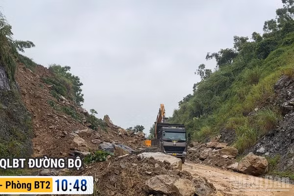 Khắc phục sạt lở tại Nghệ An sau mưa lớn. (Ảnh: Sở Xây dựng Nghệ An)