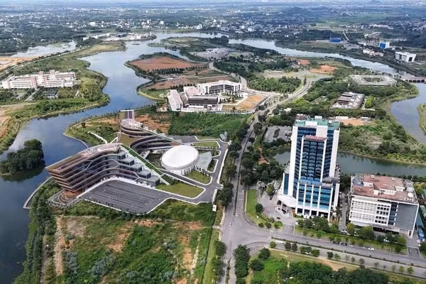 Một góc khuôn viên các Trường đại học tại Hòa Lạc (Hà Nội). (Ảnh: Khu Công nghệ cao Hòa Lạc)